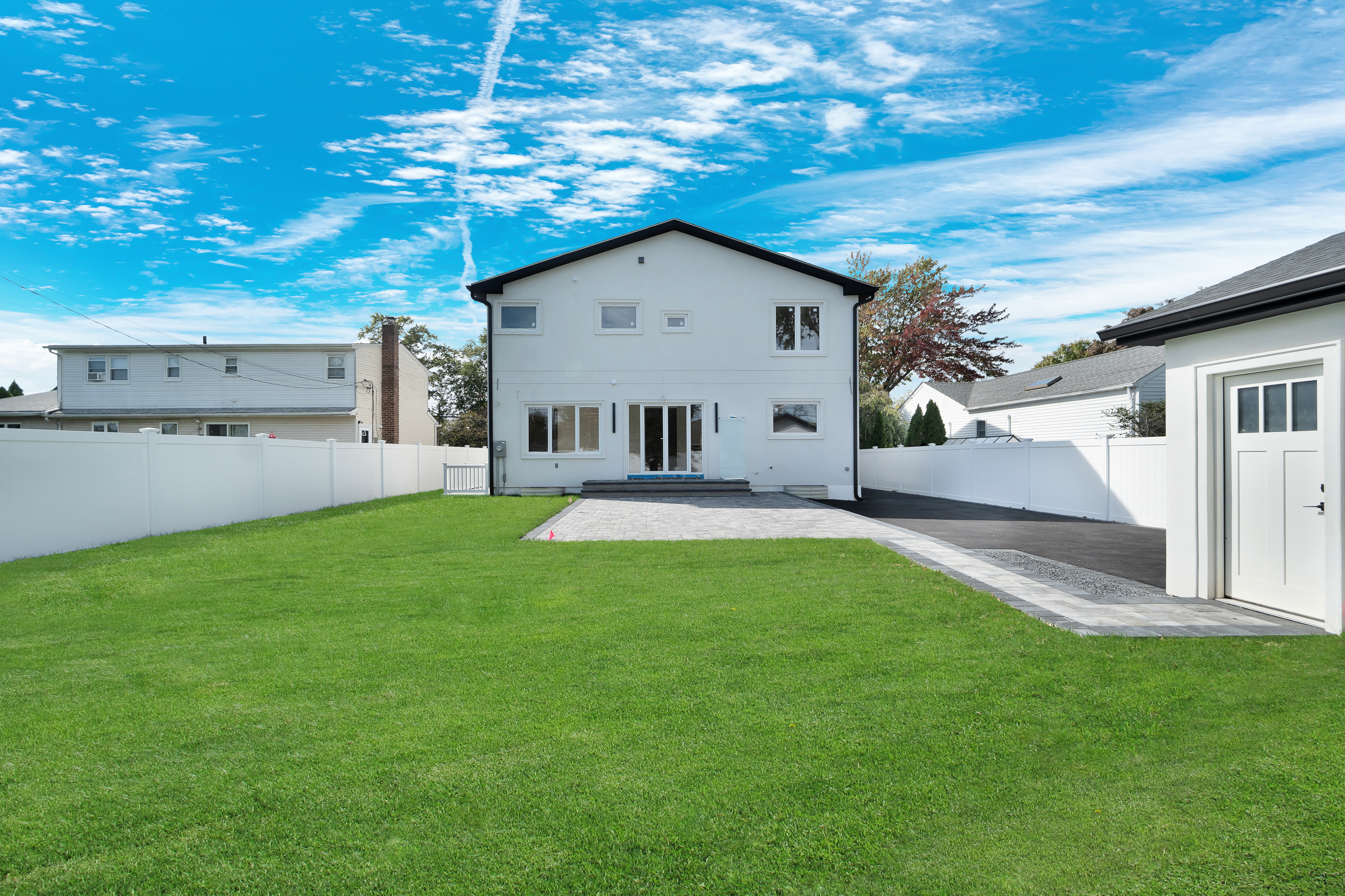 748 Carman Avenue, Westbury, NY, 11590 - 物件實景