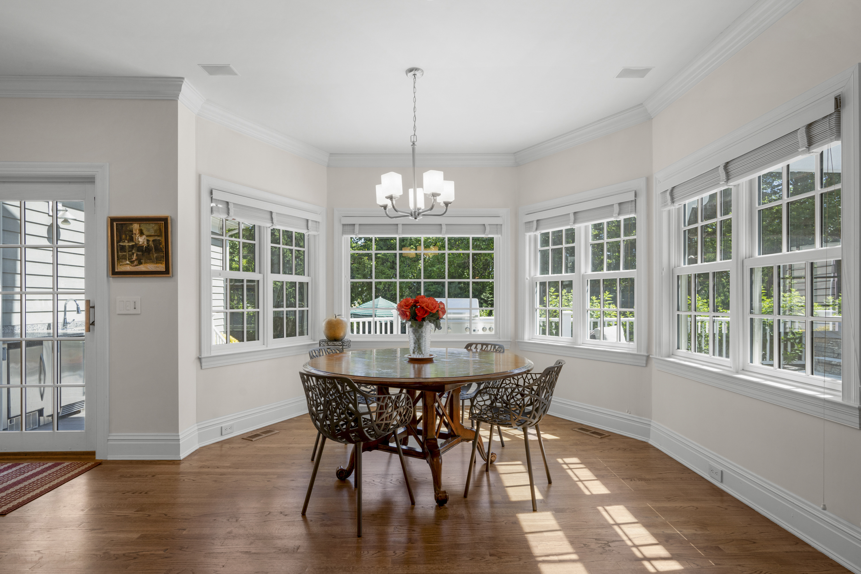  Elegant Larchmont Colonial - 物件實景