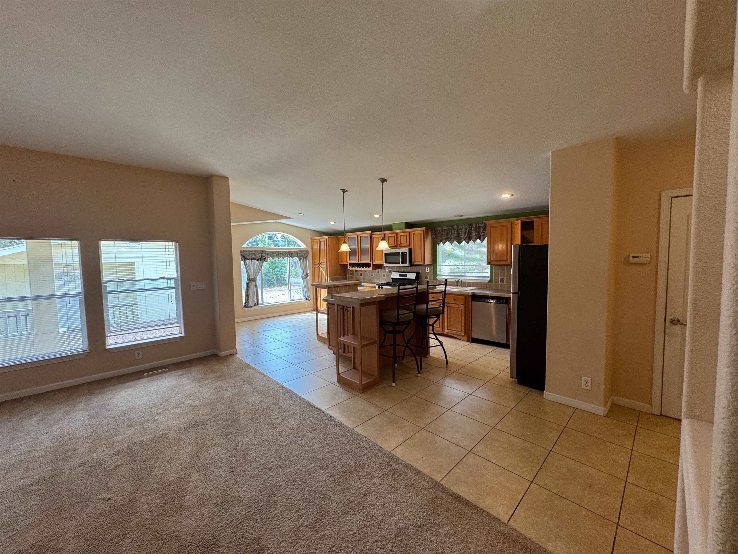 Mt Shasta, California, 96067, United States, 3 Bedrooms Bedrooms, ,2 BathroomsBathrooms,Residential,For Sale,1974393