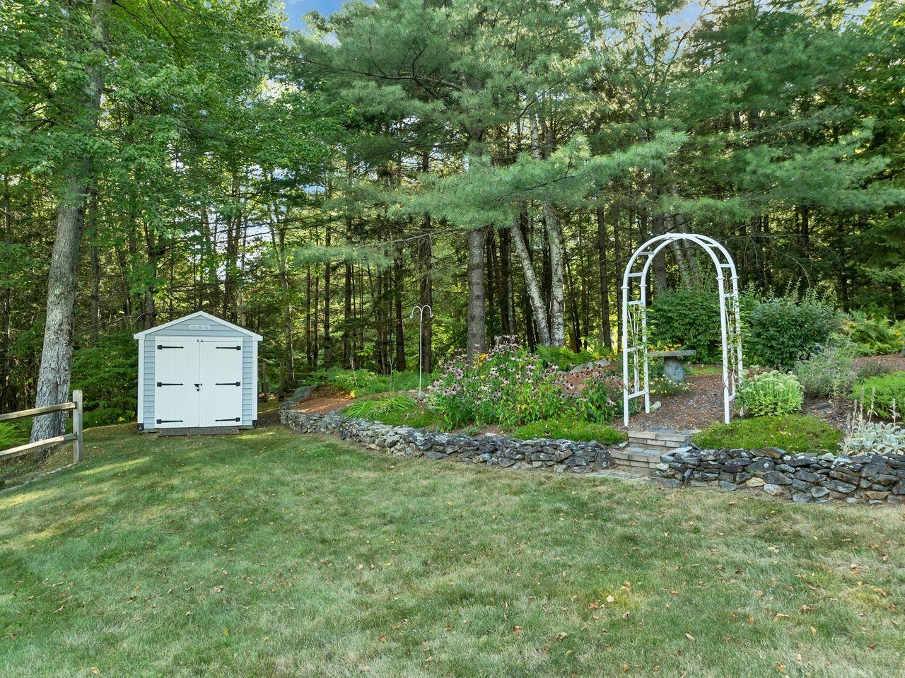 Thornton, New Hampshire, 03285, United States, 3 Bedrooms Bedrooms, ,2 BathroomsBathrooms,Residential,For Sale,1933303