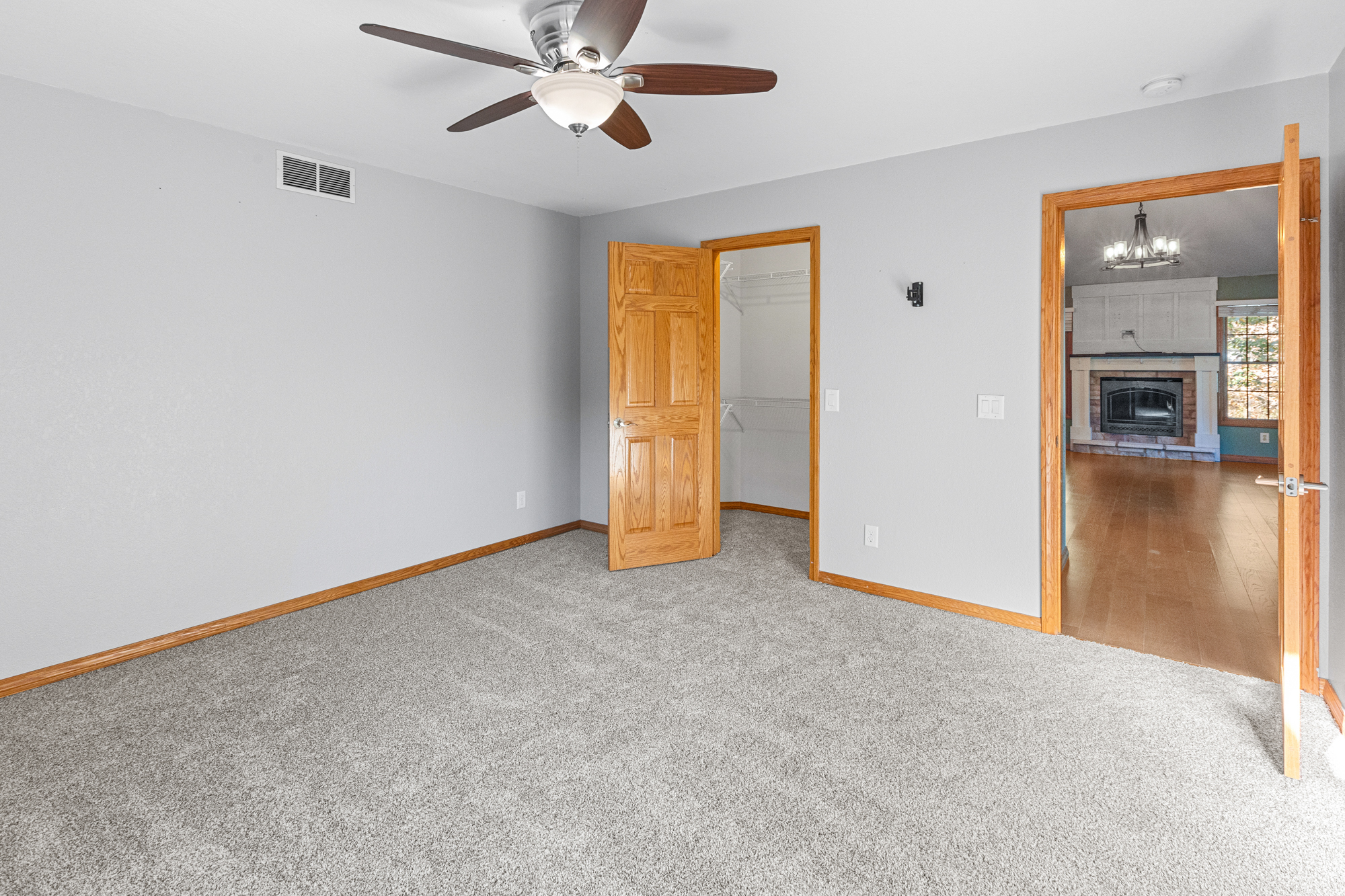 Effingham, Illinois, 62401, United States, 3 Bedrooms Bedrooms, ,3 BathroomsBathrooms,Residential,For Sale,1976361