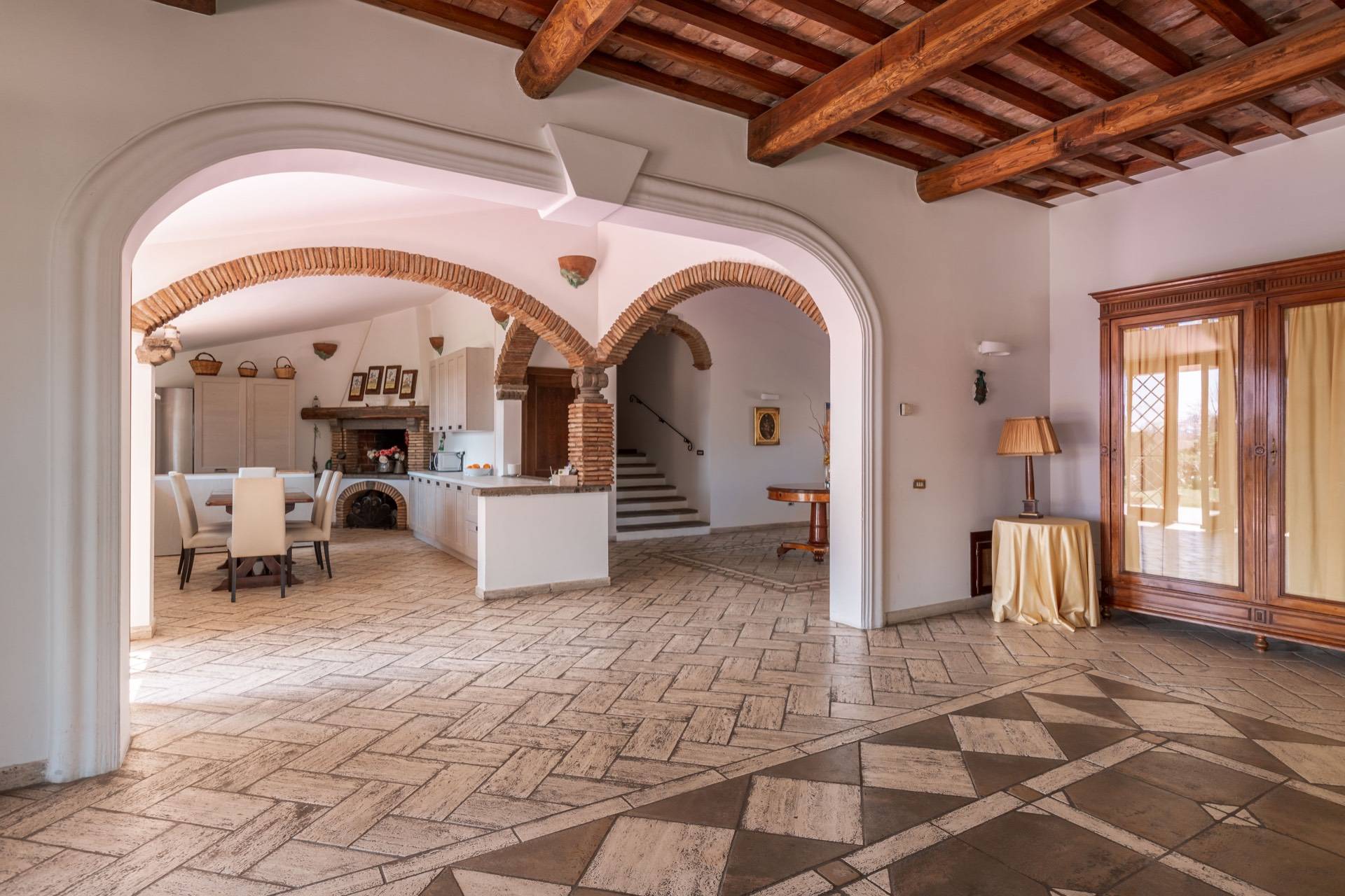 Sacrofano, Roma, 00060, IT, 6 Bedrooms Bedrooms, ,5 BathroomsBathrooms,Residential,For Sale,1850375