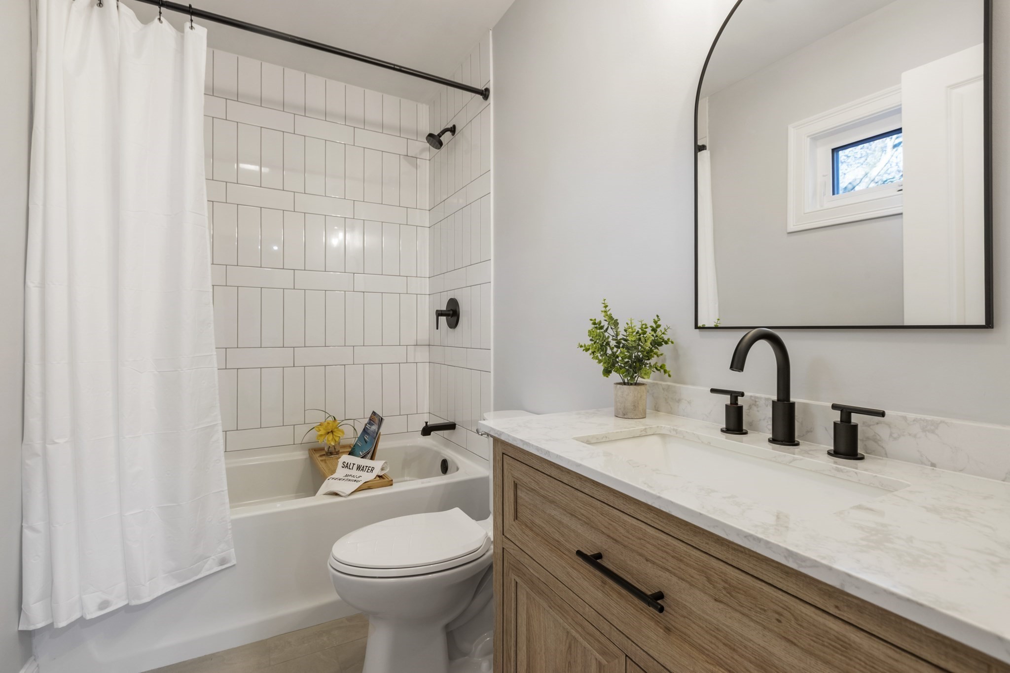 South Dartmouth, Massachusetts, 02748, United States, 4 Bedrooms Bedrooms, ,2 BathroomsBathrooms,Residential,For Sale,1977281