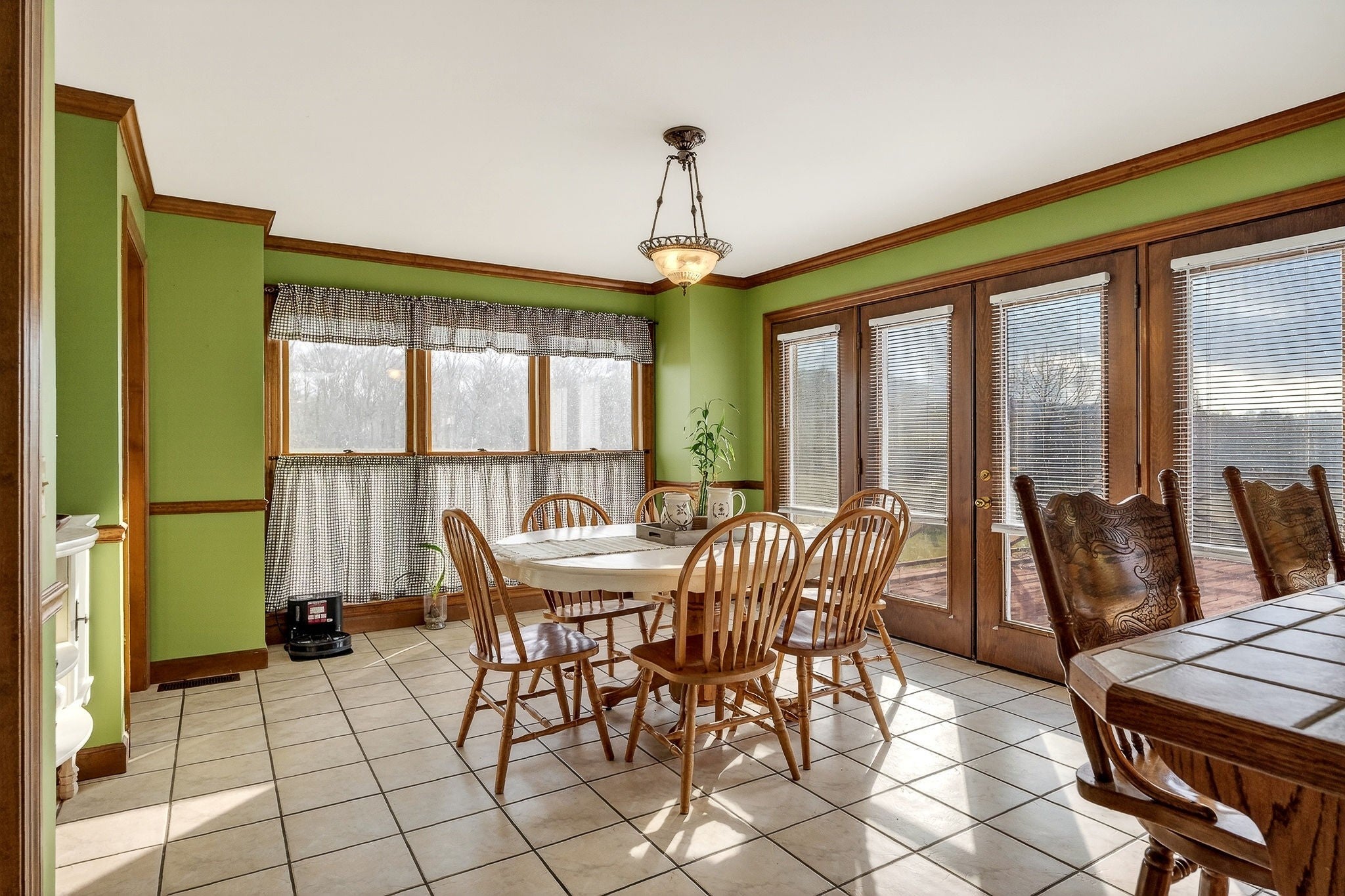 Smithville, Tennessee, 37166, United States, 6 Bedrooms Bedrooms, ,6 BathroomsBathrooms,Residential,For Sale,2008890