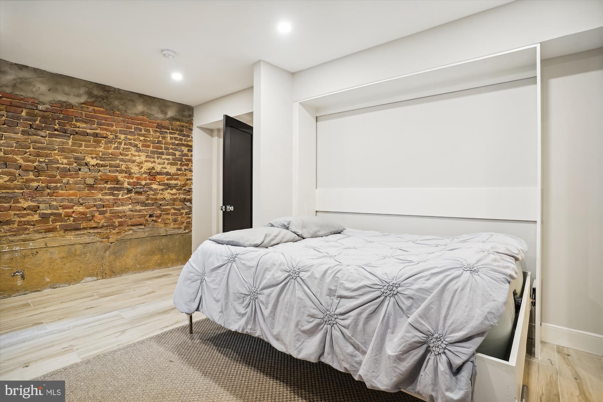 Alexandria, Virginia, 22314, United States, 3 Bedrooms Bedrooms, ,4 BathroomsBathrooms,Residential,For Sale,1936981