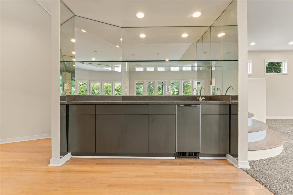 Cincinnati, Ohio, 45226, United States, 4 Bedrooms Bedrooms, ,4 BathroomsBathrooms,Residential,For Sale,1912021