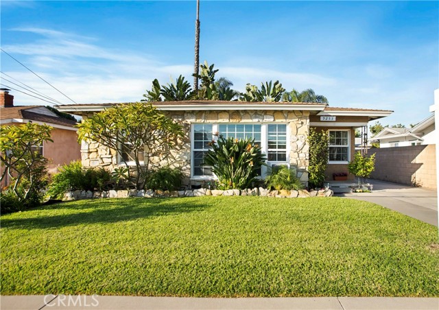 Bellflower, California, 90706, United States, 3 Bedrooms Bedrooms, ,1 BathroomBathrooms,Residential,For Sale,2005811