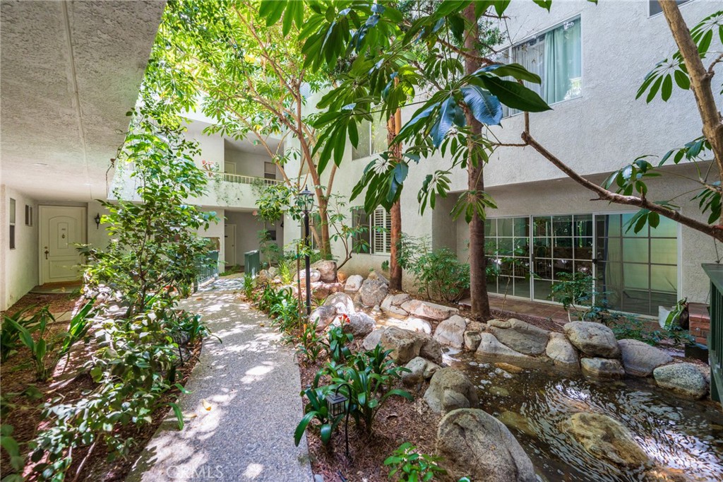 Los Angeles, California, 90024, United States, 2 Bedrooms Bedrooms, ,2 BathroomsBathrooms,Residential,For Sale,1828598