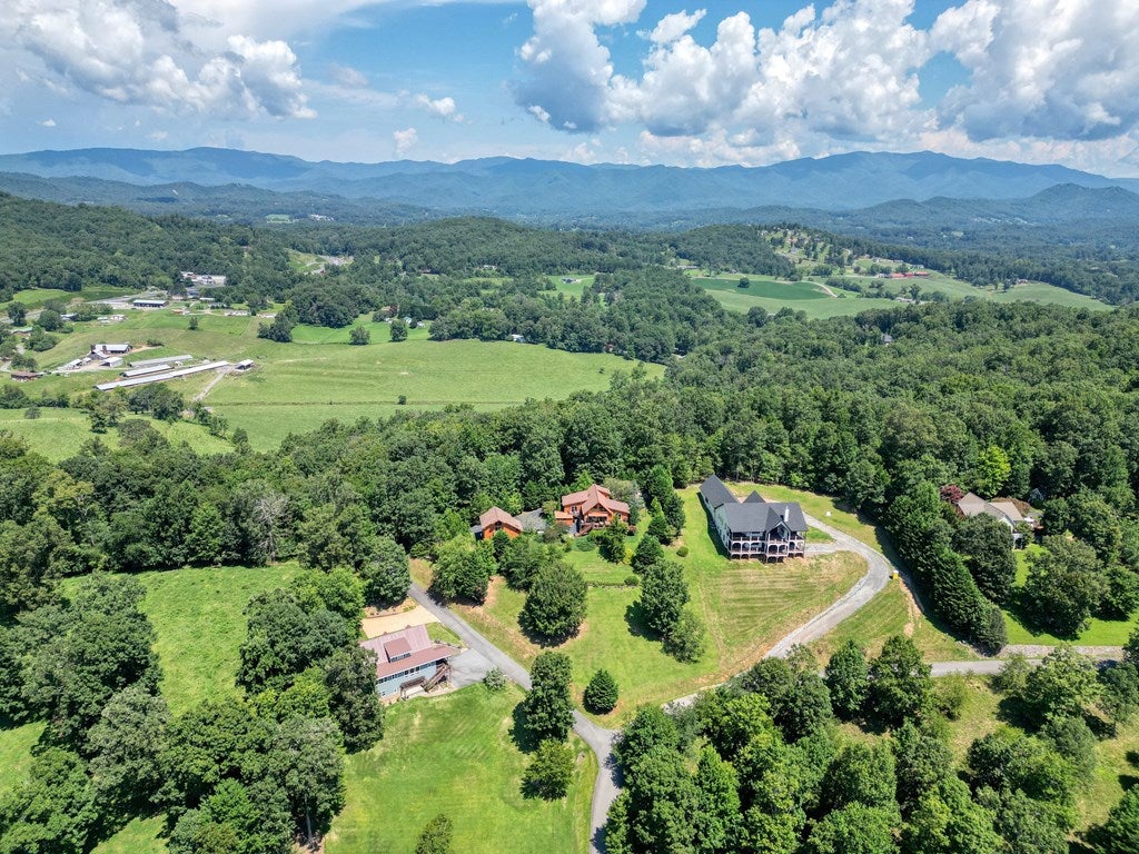 Hayesville, North Carolina, 28904, United States, 3 Bedrooms Bedrooms, ,4 BathroomsBathrooms,Residential,For Sale,1919513