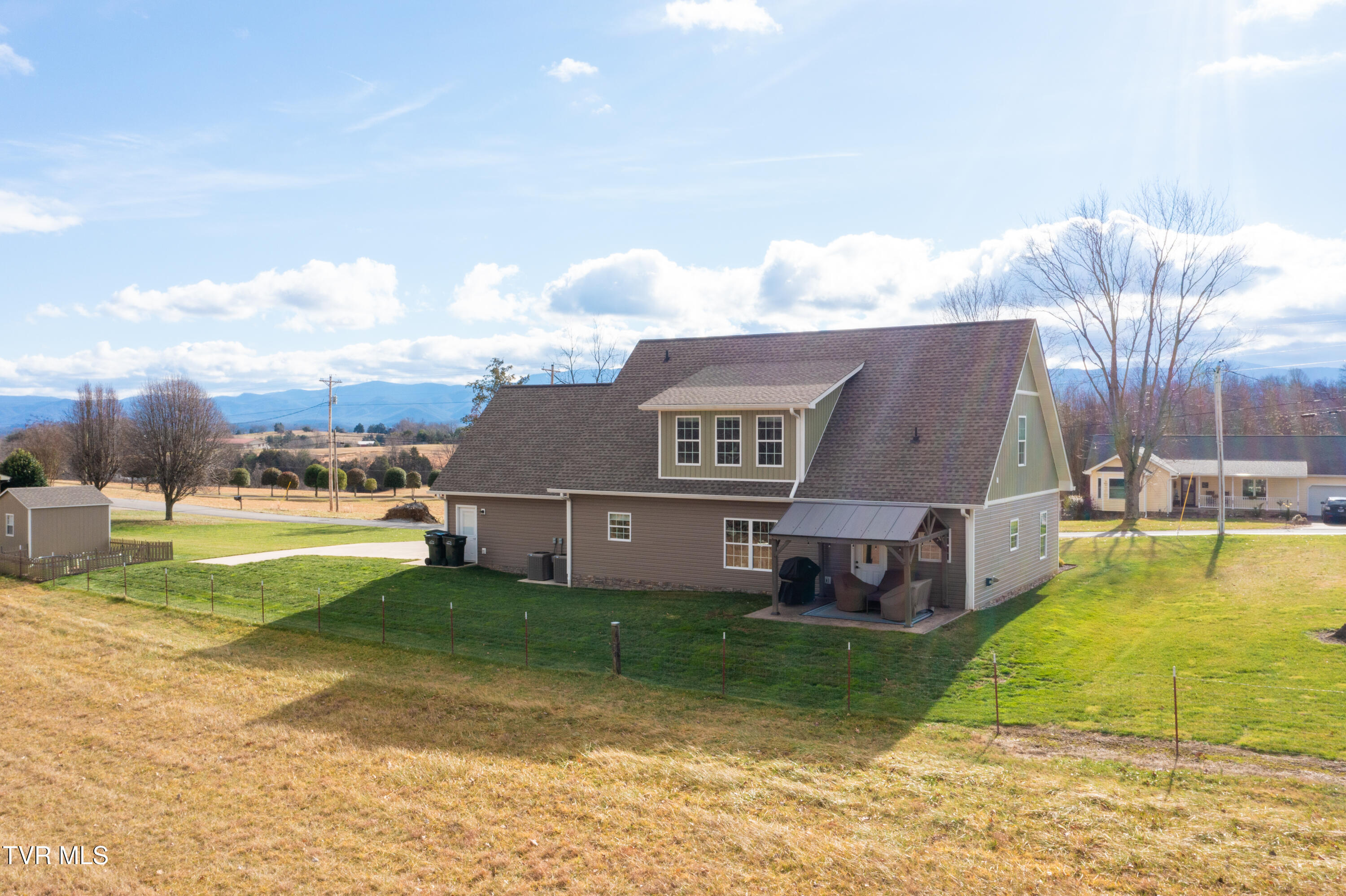 Greeneville, Tennessee, 37745, United States, 4 Bedrooms Bedrooms, ,3 BathroomsBathrooms,Residential,For Sale,2005652