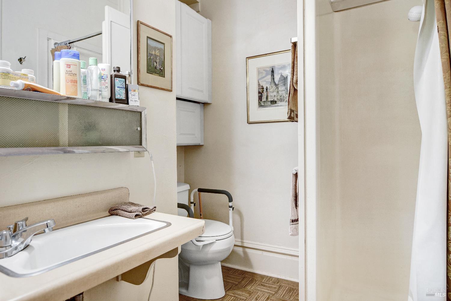 Glen Ellen, California, 95442, United States, 4 Bedrooms Bedrooms, ,3 BathroomsBathrooms,Residential,For Sale,1974615