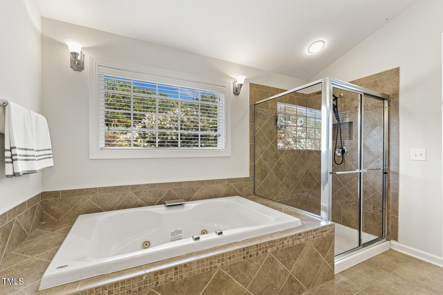 Holly Springs, North Carolina, 27540, United States, 4 Bedrooms Bedrooms, ,4 BathroomsBathrooms,Residential,For Sale,1902055