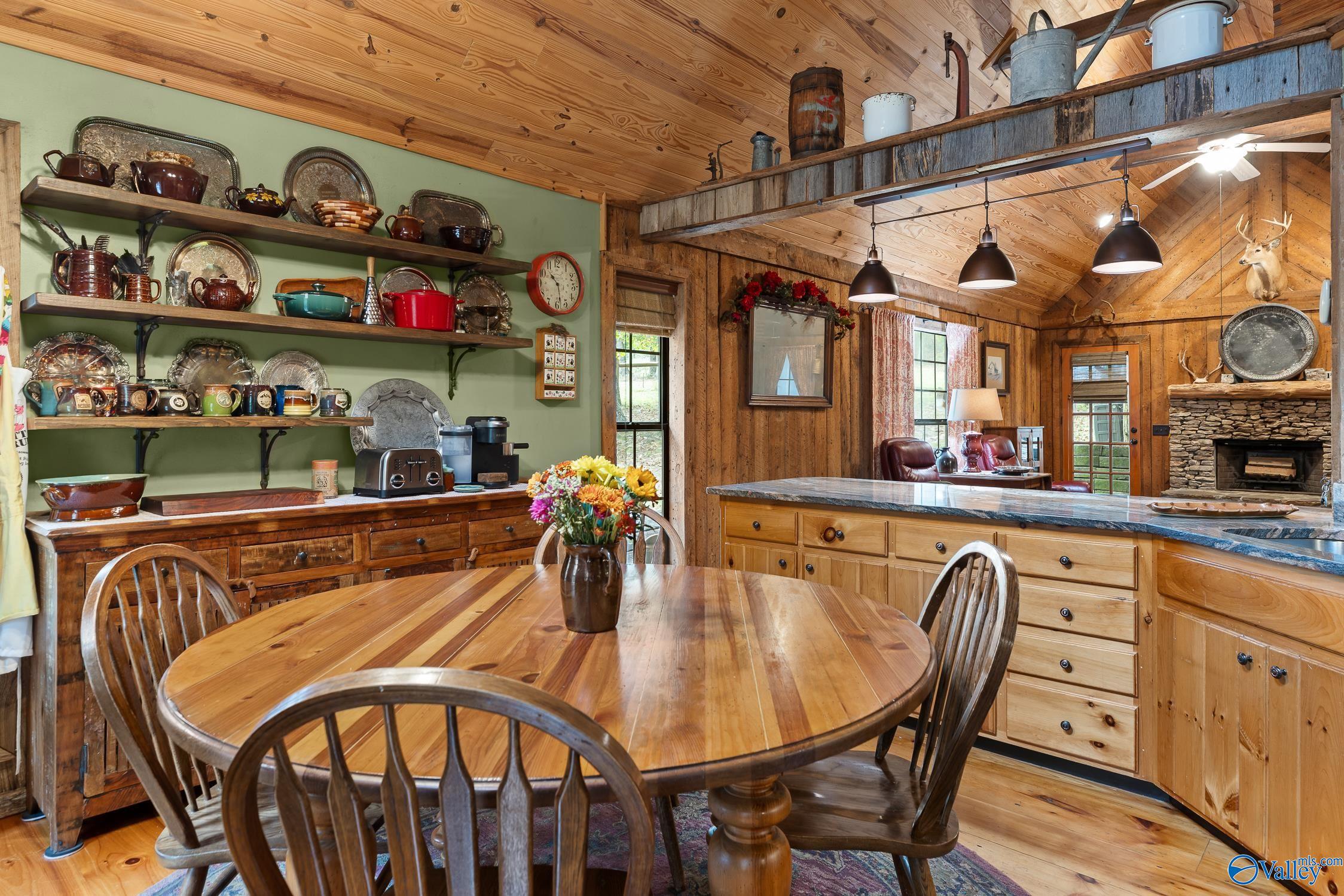 Mentone, Alabama, 35984, United States, 3 Bedrooms Bedrooms, ,1 BathroomBathrooms,Residential,For Sale,1978714