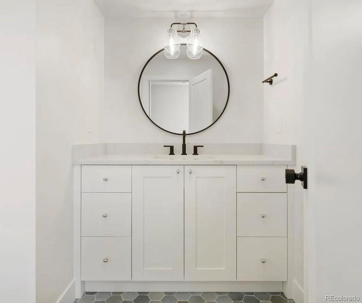 Denver, Colorado, 80204, United States, 3 Bedrooms Bedrooms, ,2 BathroomsBathrooms,Residential,For Sale,1992898