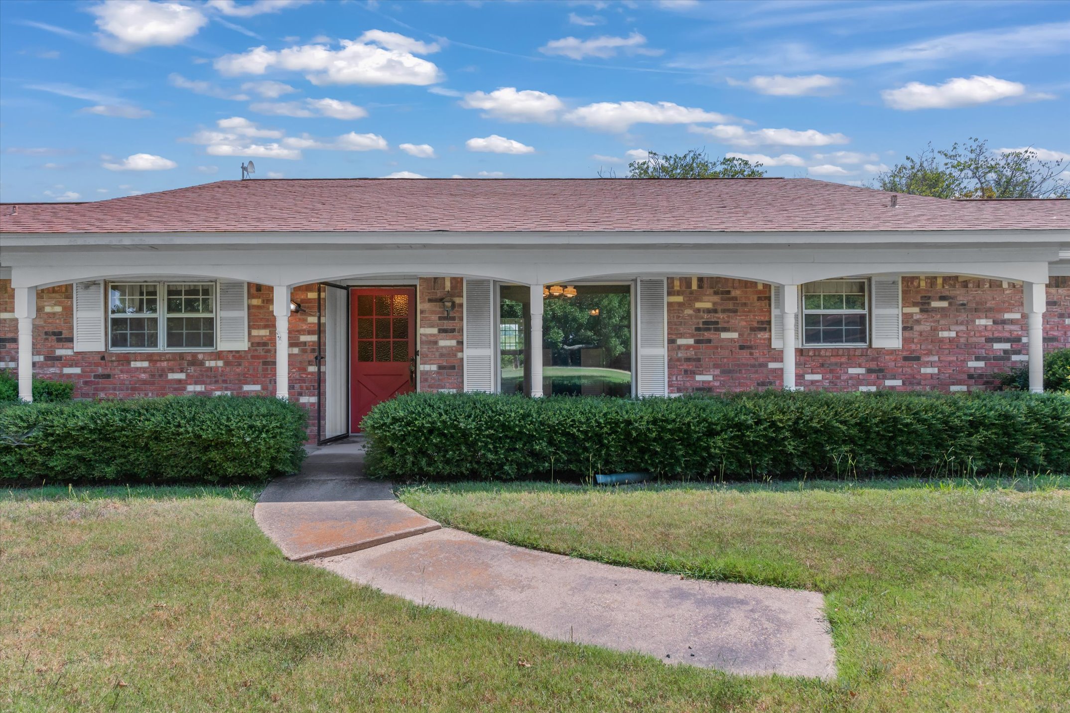 Wills Point, Texas, 75169, United States, 3 Bedrooms Bedrooms, ,3 BathroomsBathrooms,Residential,For Sale,1978262