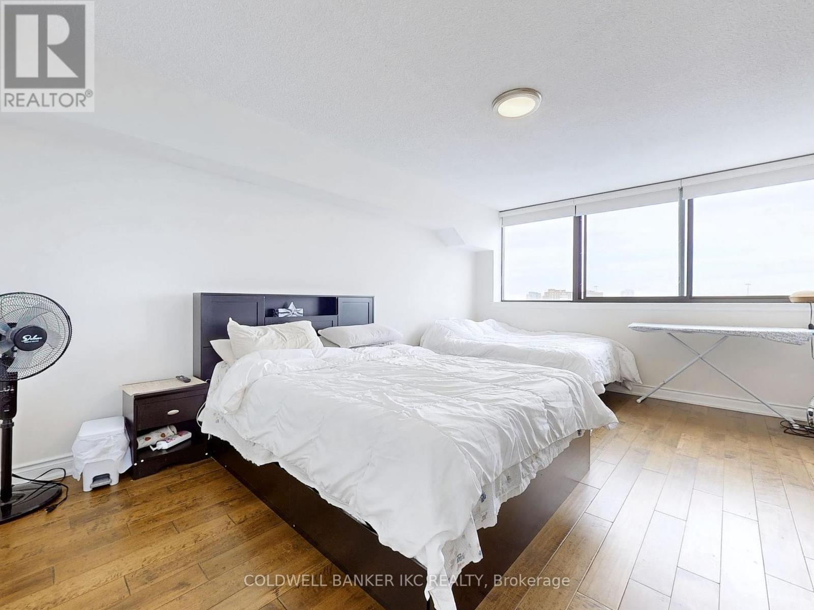 MISSISSAUGA (CITY CENTRE), Ontario, L4Z 1W3, CA, 3 Bedrooms Bedrooms, ,2 BathroomsBathrooms,Residential,For Sale,1913085