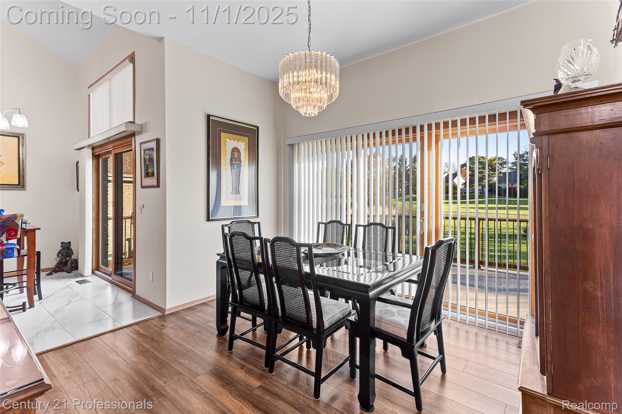 FarmingtonHills, Michigan, 48331, United States, 3 Bedrooms Bedrooms, ,3 BathroomsBathrooms,Residential,For Sale,1983371