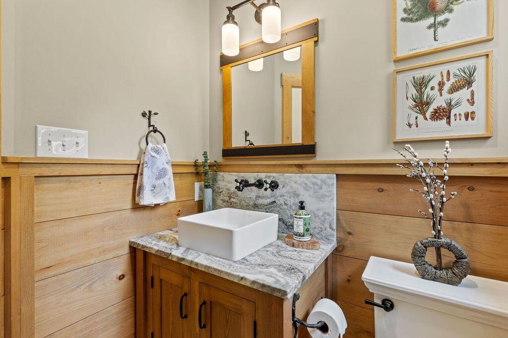 9 AND 18 Sheehans Island Road, Raymond, Maine, 04071, United States, 4 Bedrooms Bedrooms, ,6 BathroomsBathrooms,Residential,For Sale,9 AND 18 Sheehans Island Road,1674613