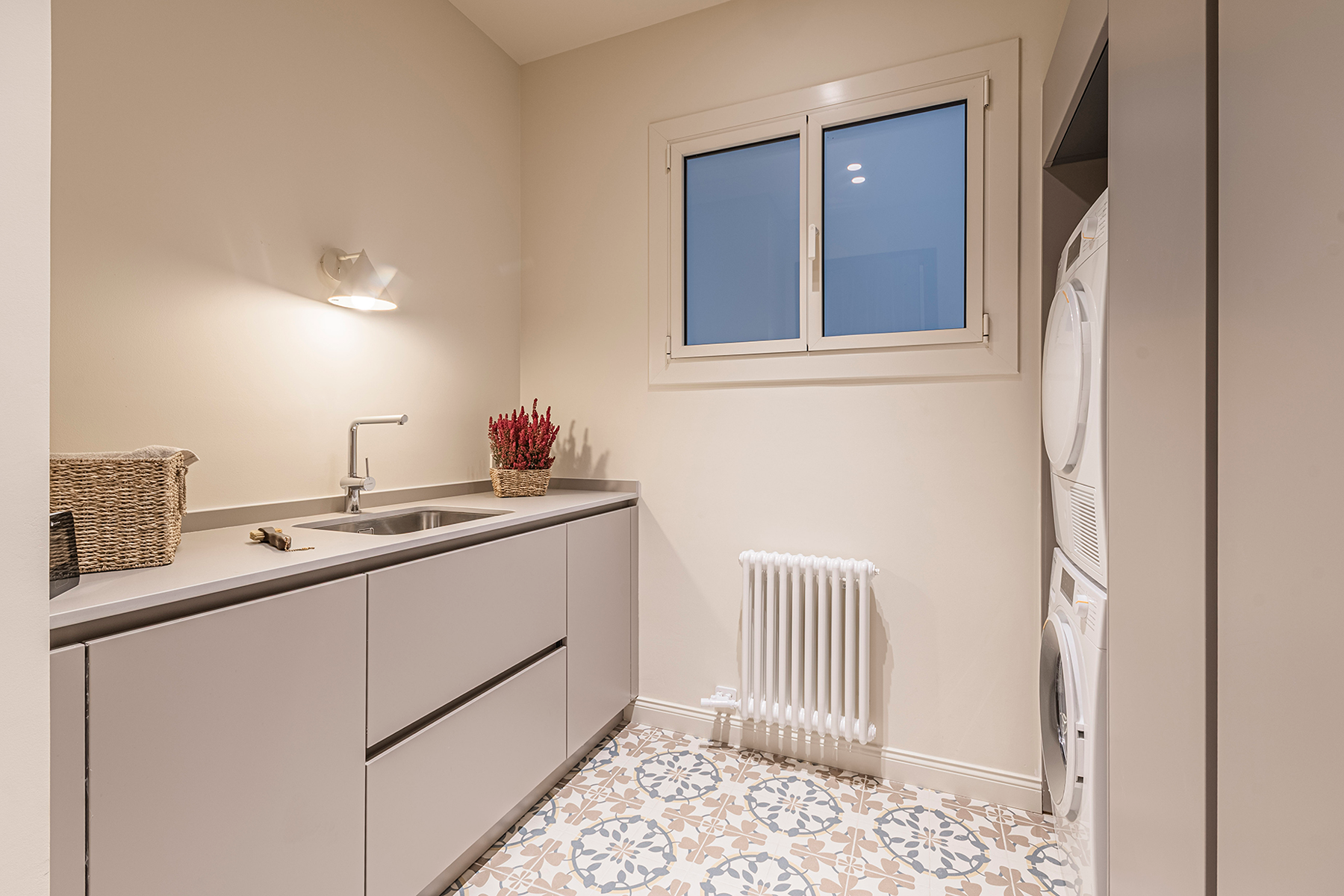  Renovated flat in historic building - L