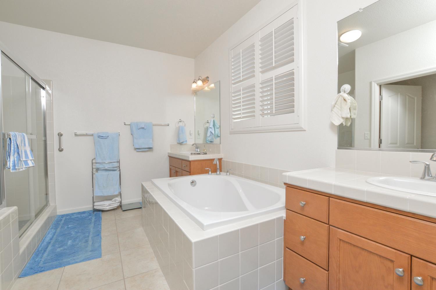 Clovis, California, 93619, United States, 4 Bedrooms Bedrooms, ,2 BathroomsBathrooms,Residential,For Sale,1873702