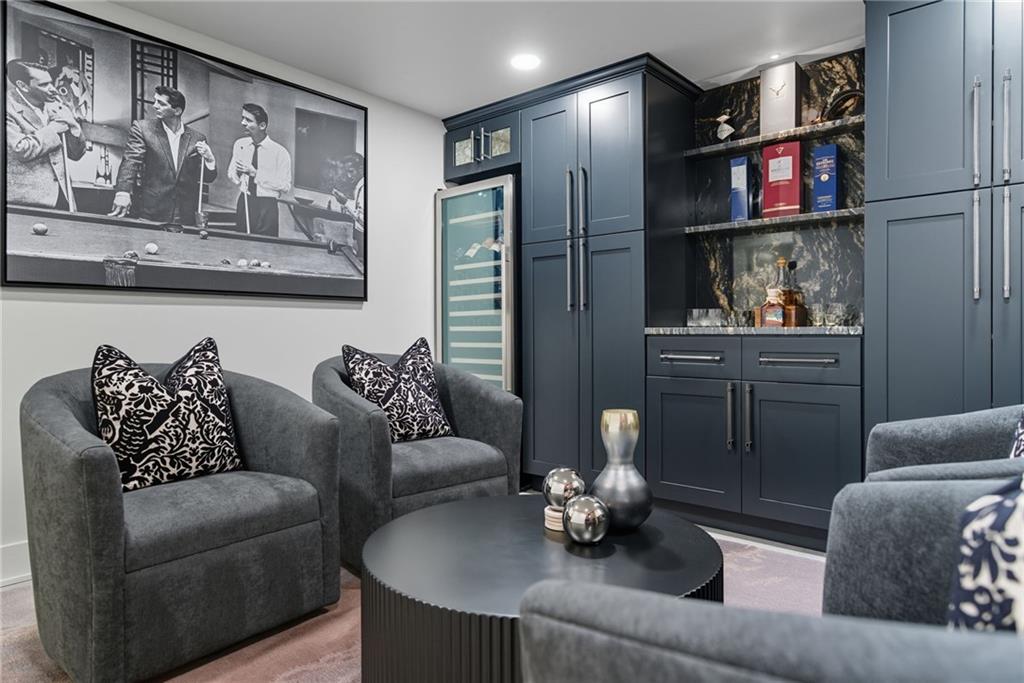 Alpharetta, Georgia, 30005, United States, 4 Bedrooms Bedrooms, ,6 BathroomsBathrooms,Residential,For Sale,1983404