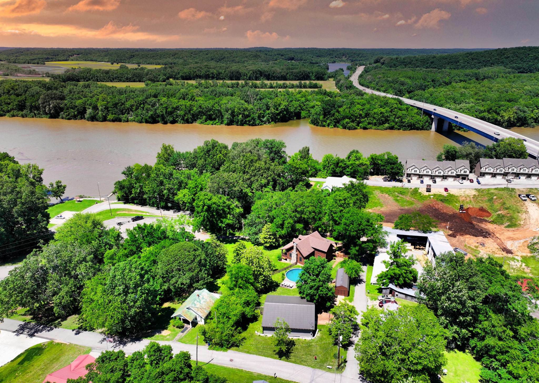 Dover, Tennessee, 37058, United States, 4 Bedrooms Bedrooms, ,3 BathroomsBathrooms,Residential,For Sale,1915564