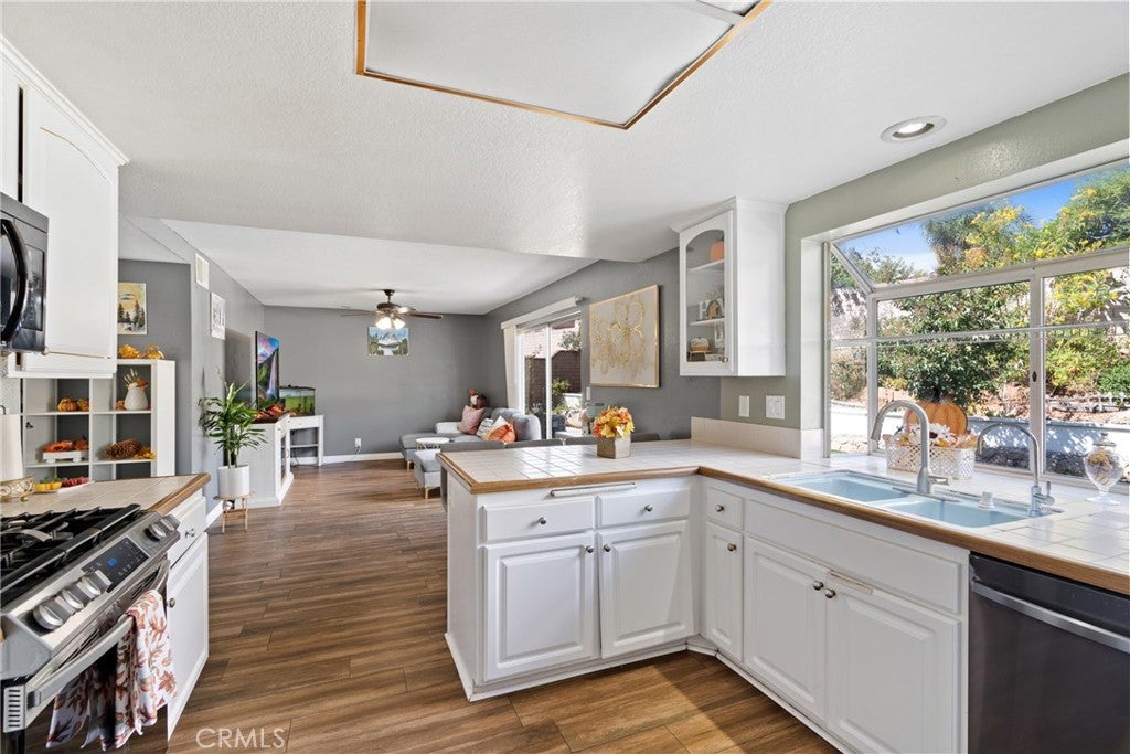 Moreno Valley, California, 92553, United States, 5 Bedrooms Bedrooms, ,3 BathroomsBathrooms,Residential,For Sale,1983642