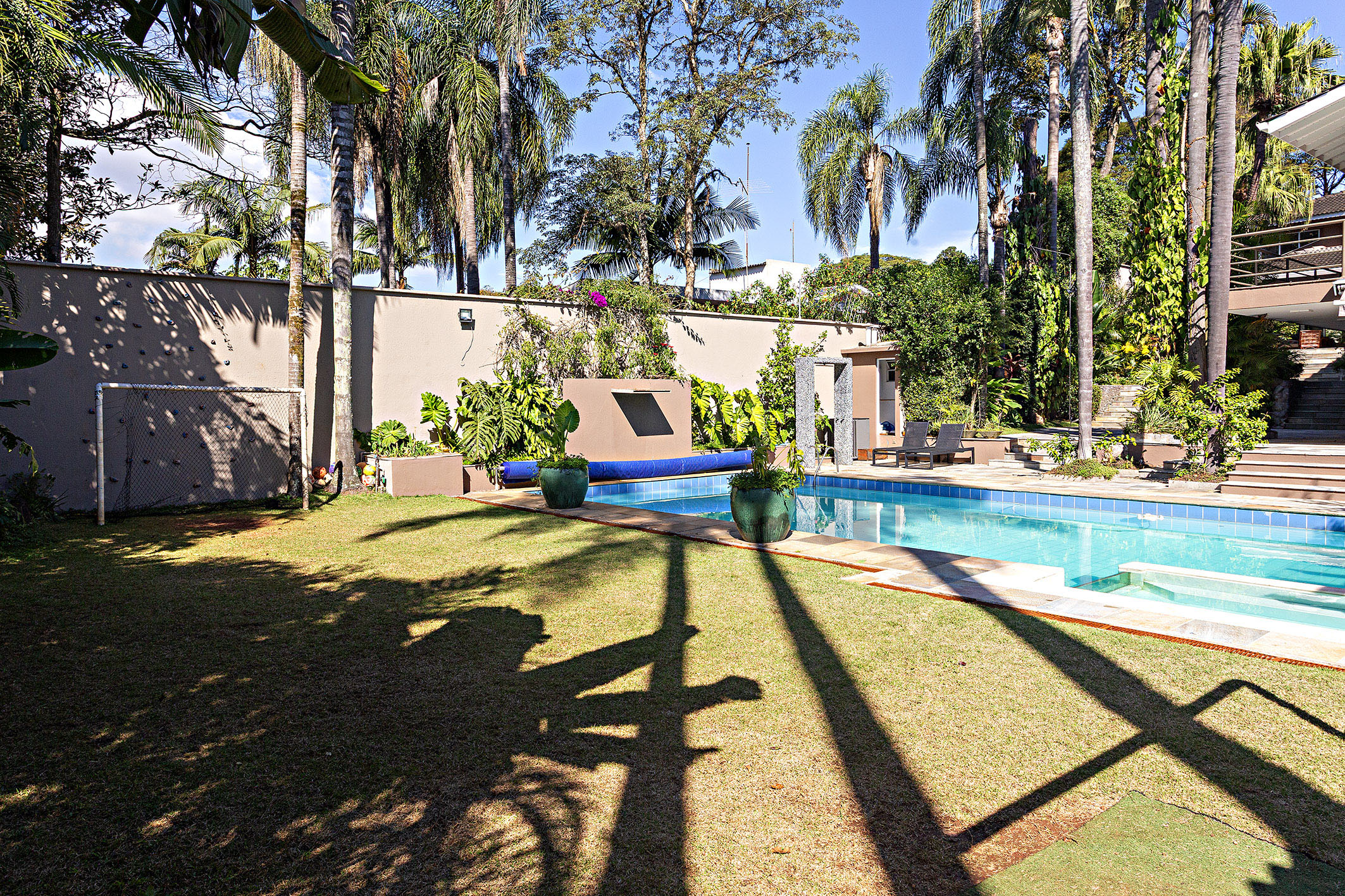  Family Residence with Garden and Pool near Parque do Cordeiro - 物件實景
