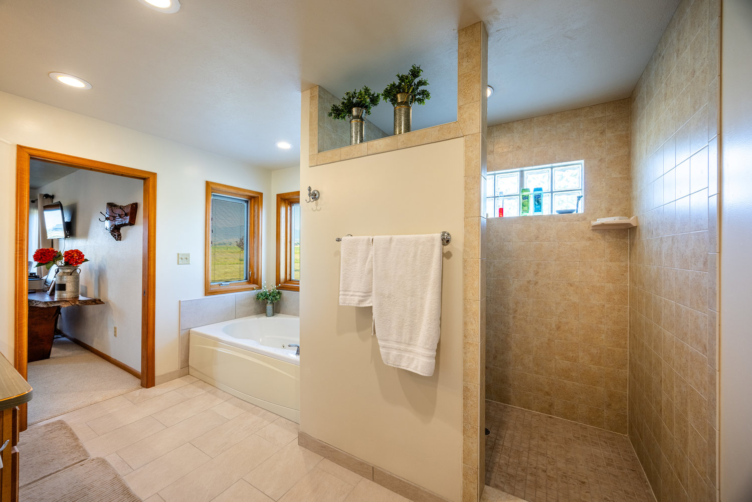 Sheridan, Wyoming, 82801, United States, 3 Bedrooms Bedrooms, ,2 BathroomsBathrooms,Residential,For Sale,1941292