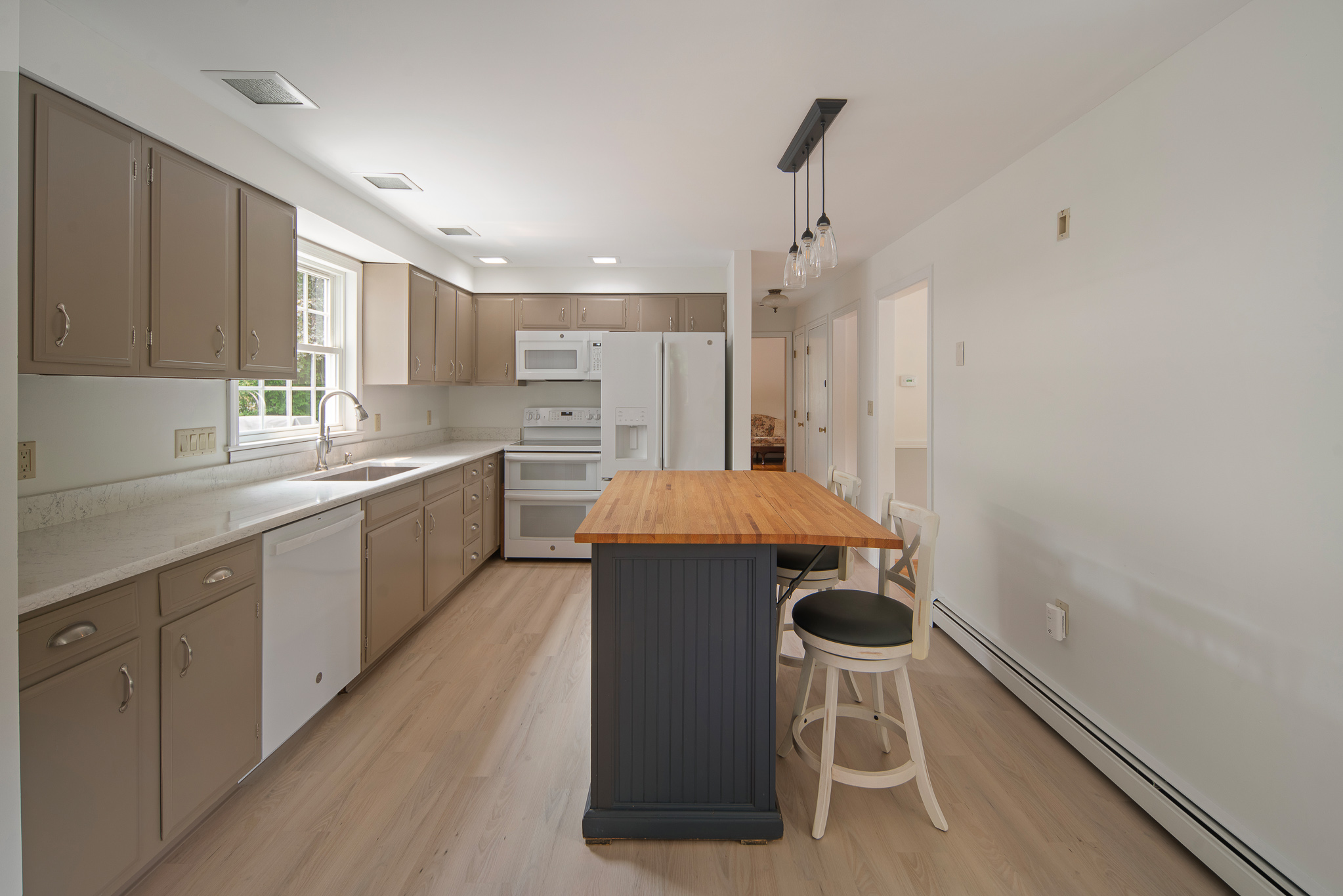  42 Riverside Drive, Reading, MA, 01867 - 物件實景