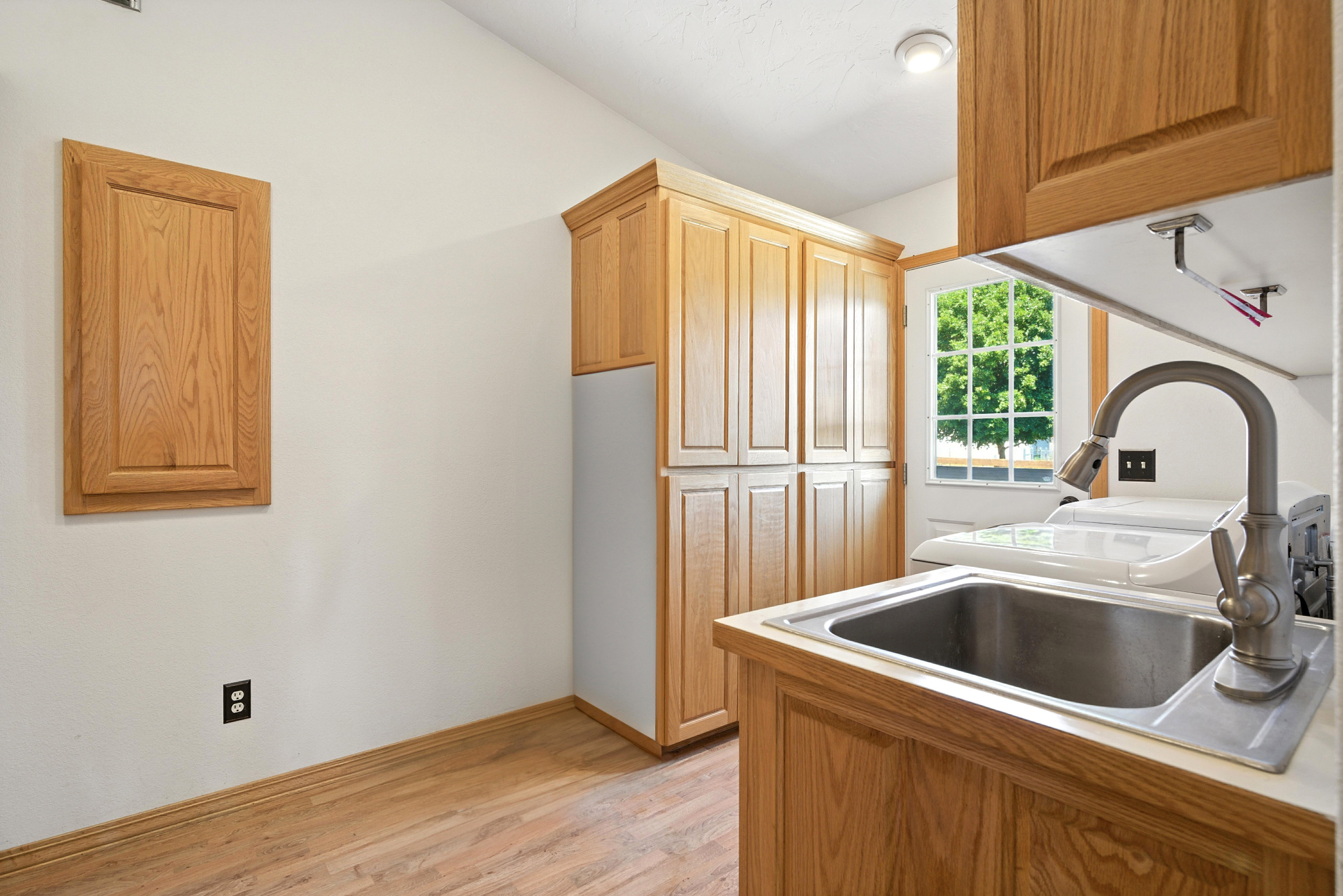 Bonners Ferry, Idaho, 83805, United States, 3 Bedrooms Bedrooms, ,2 BathroomsBathrooms,Residential,For Sale,1921279