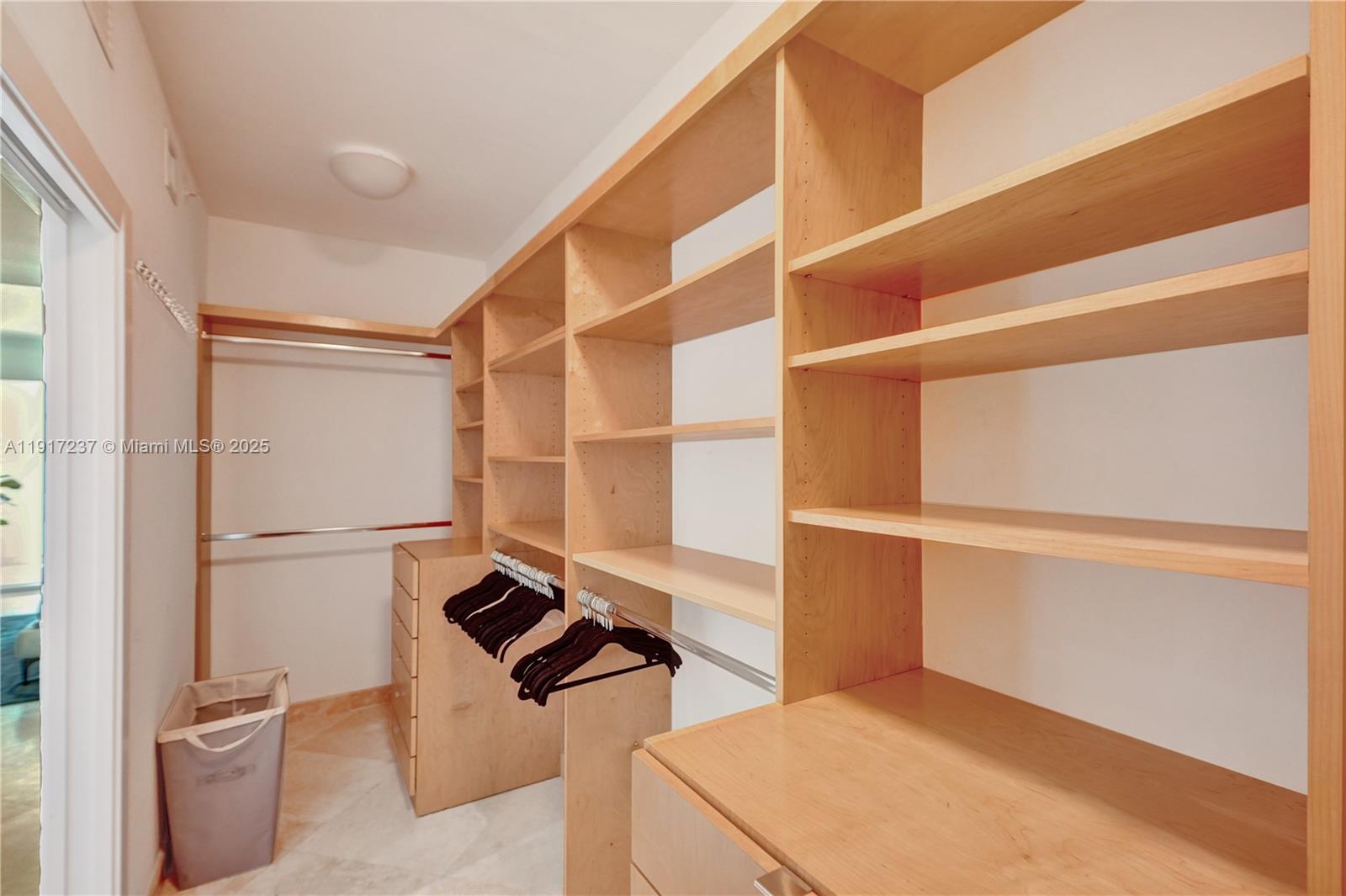 Miami, Florida, 33133, United States, 2 Bedrooms Bedrooms, ,3 BathroomsBathrooms,Residential,For Sale,1996183