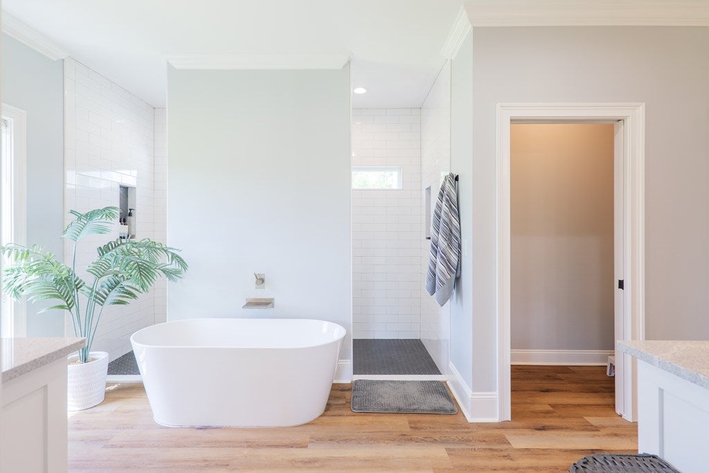 Valdosta, Georgia, 31601, United States, 4 Bedrooms Bedrooms, ,5 BathroomsBathrooms,Residential,For Sale,1991156