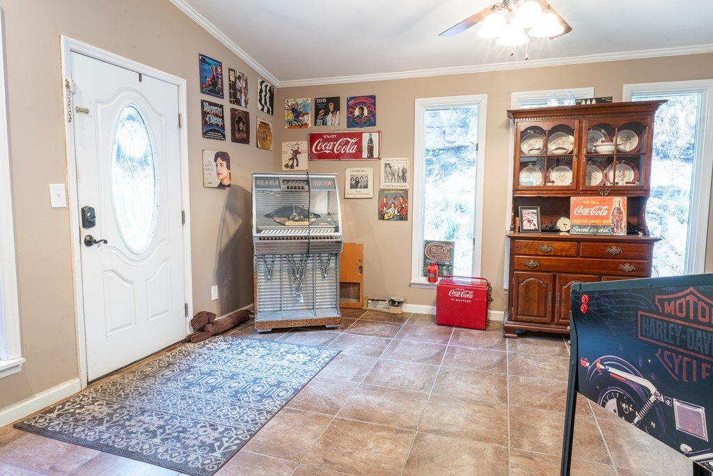 Prestonsburg, Kentucky, 41653, United States, 4 Bedrooms Bedrooms, ,5 BathroomsBathrooms,Residential,For Sale,2048061