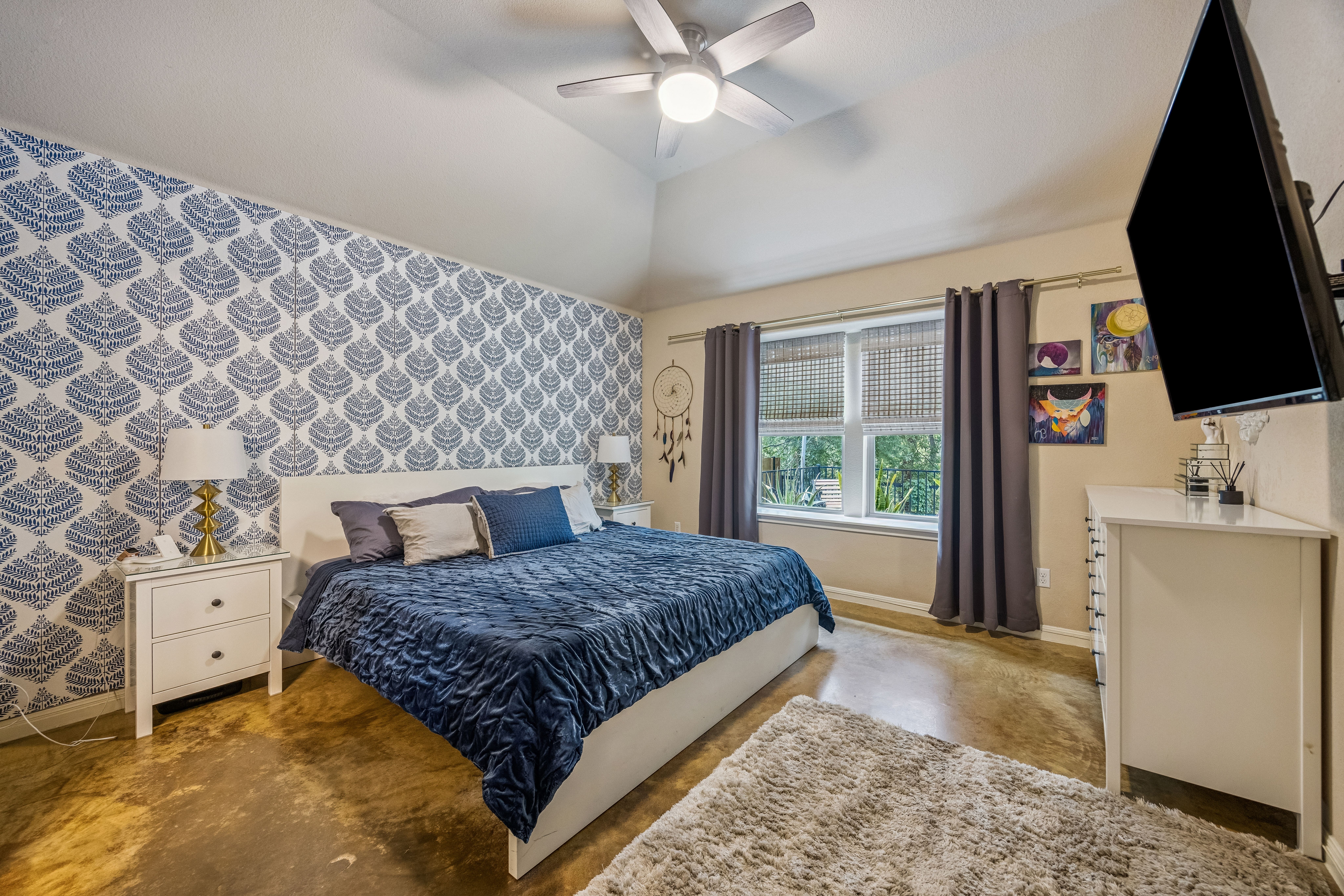 Single-Story Retreat Backing to Greenbelt in Knollwood on the Colorado River - 物件實景