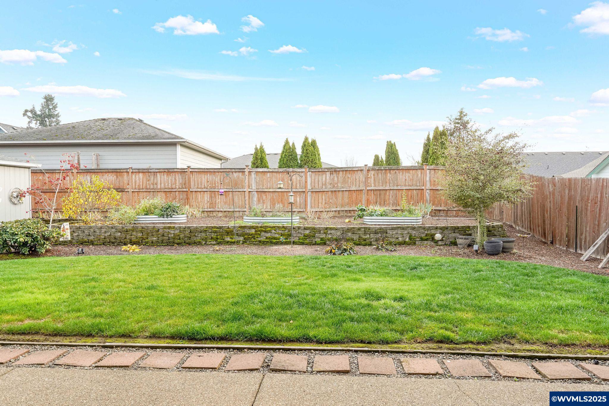 Albany, Oregon, 97321, United States, 3 Bedrooms Bedrooms, ,2 BathroomsBathrooms,Residential,For Sale,1992876