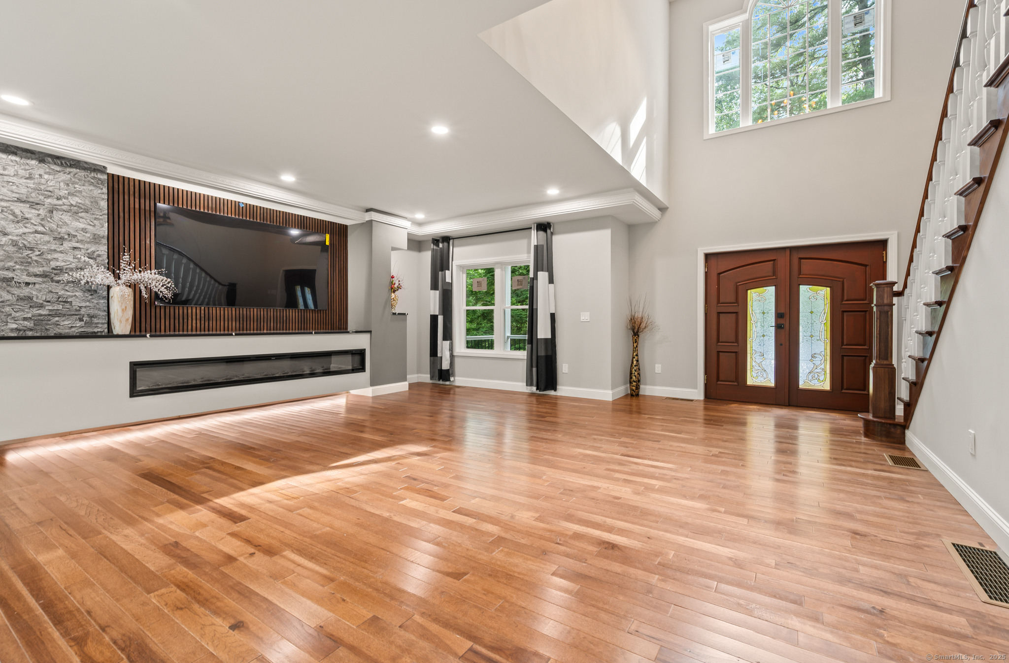 Simsbury, Connecticut, 06092, United States, 4 Bedrooms Bedrooms, ,3 BathroomsBathrooms,Residential,For Sale,1872405