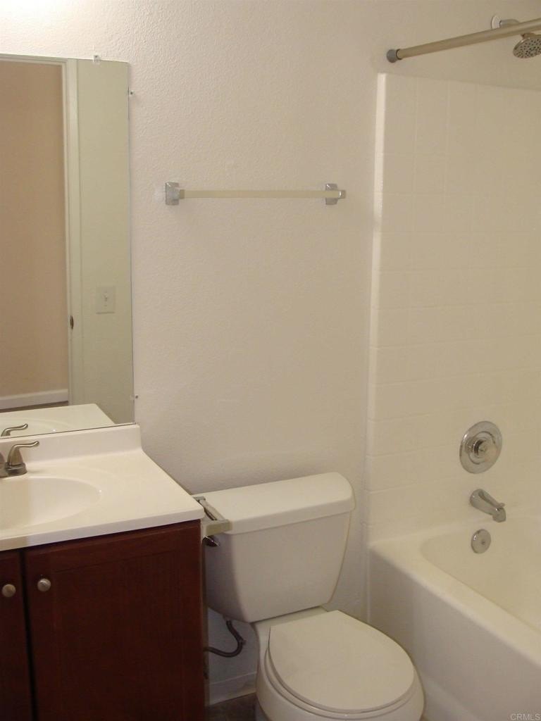 Lakeside, California, 92040, United States, 6 Bedrooms Bedrooms, ,3 BathroomsBathrooms,Residential,For Sale,1905871
