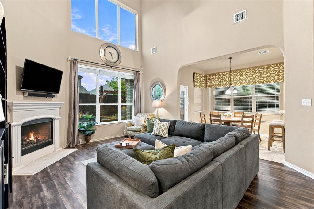 Realoaks Dr, Fort Worth, TX 76131