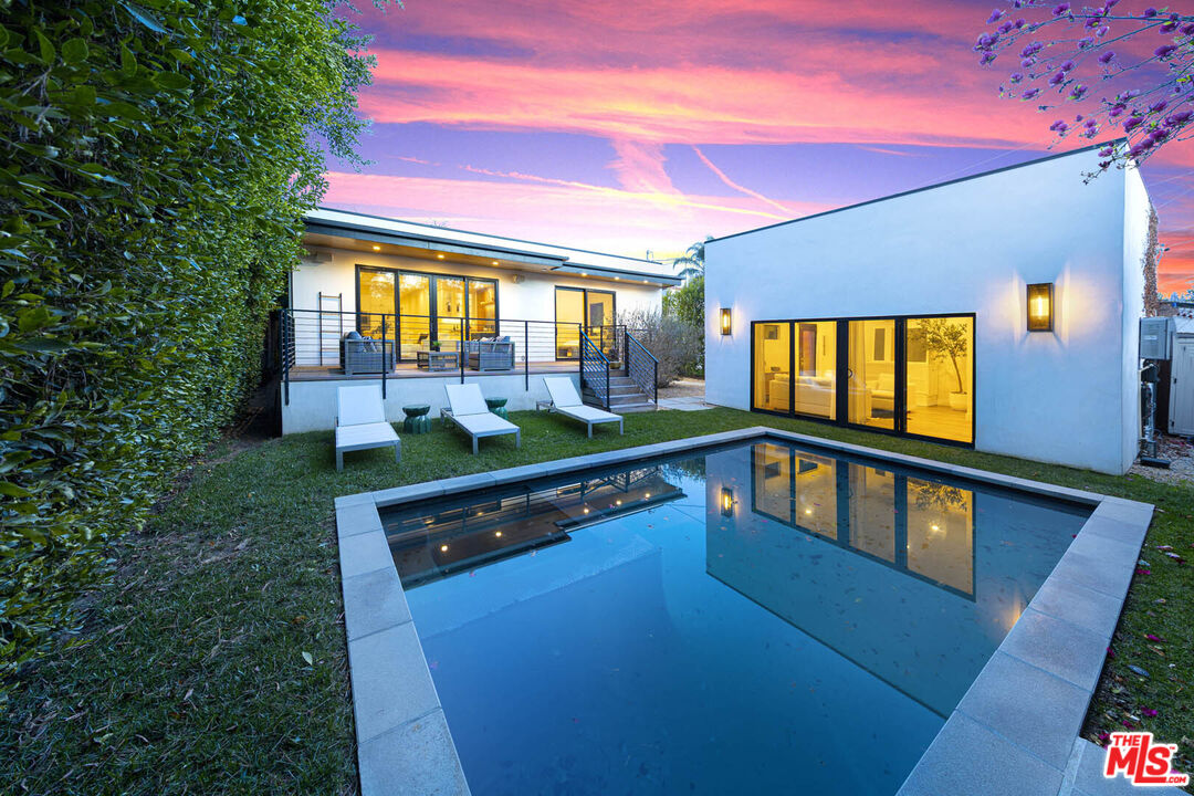 Los Angeles, California, 90048, United States, 4 Bedrooms Bedrooms, ,2 BathroomsBathrooms,Residential,For Sale,1862475