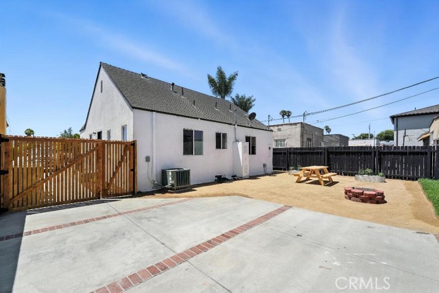 Los Angeles, California, 90047, United States, 2 Bedrooms Bedrooms, ,1 BathroomBathrooms,Residential,For Sale,1931477