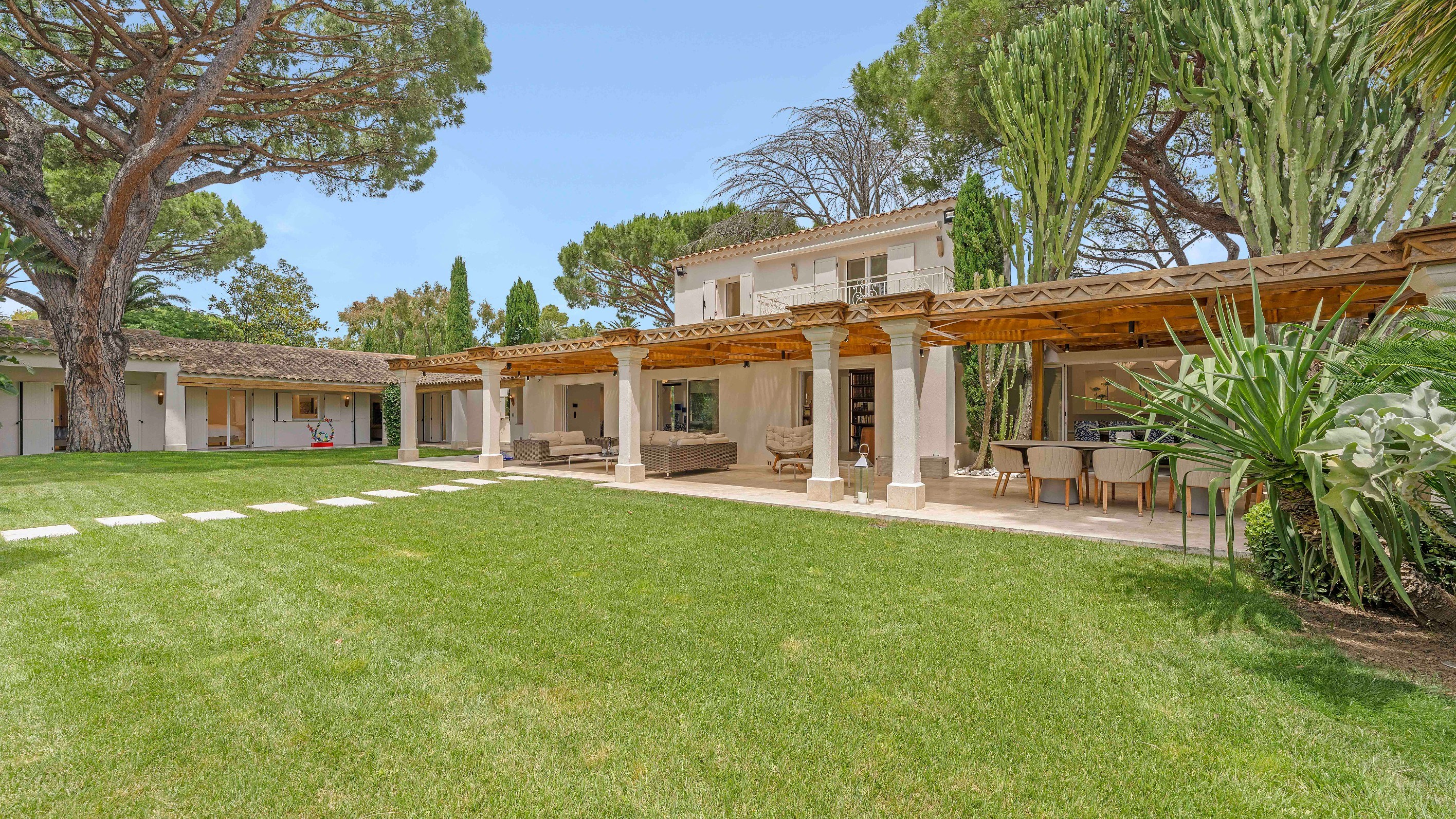  Elegant Provençal estate in Les Parcs de Saint-Tropez with landscaped gardens a… - 物件實景