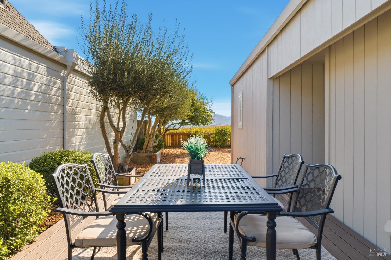 Sonoma, California, 95476, United States, 2 Bedrooms Bedrooms, ,2 BathroomsBathrooms,Residential,For Sale,2001950