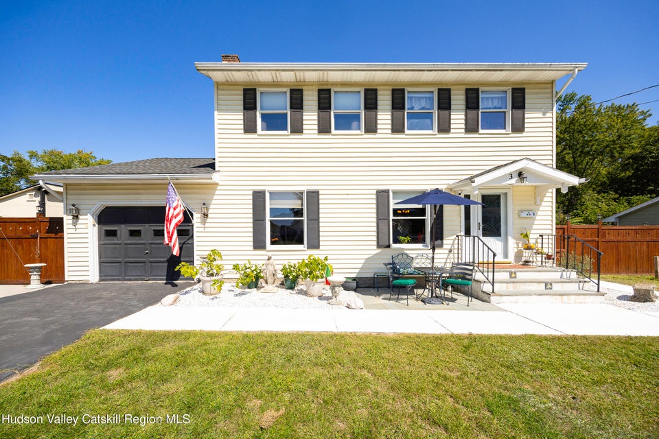 Saugerties, New York, 12477, United States, 3 Bedrooms Bedrooms, ,3 BathroomsBathrooms,Residential,For Sale,1974186