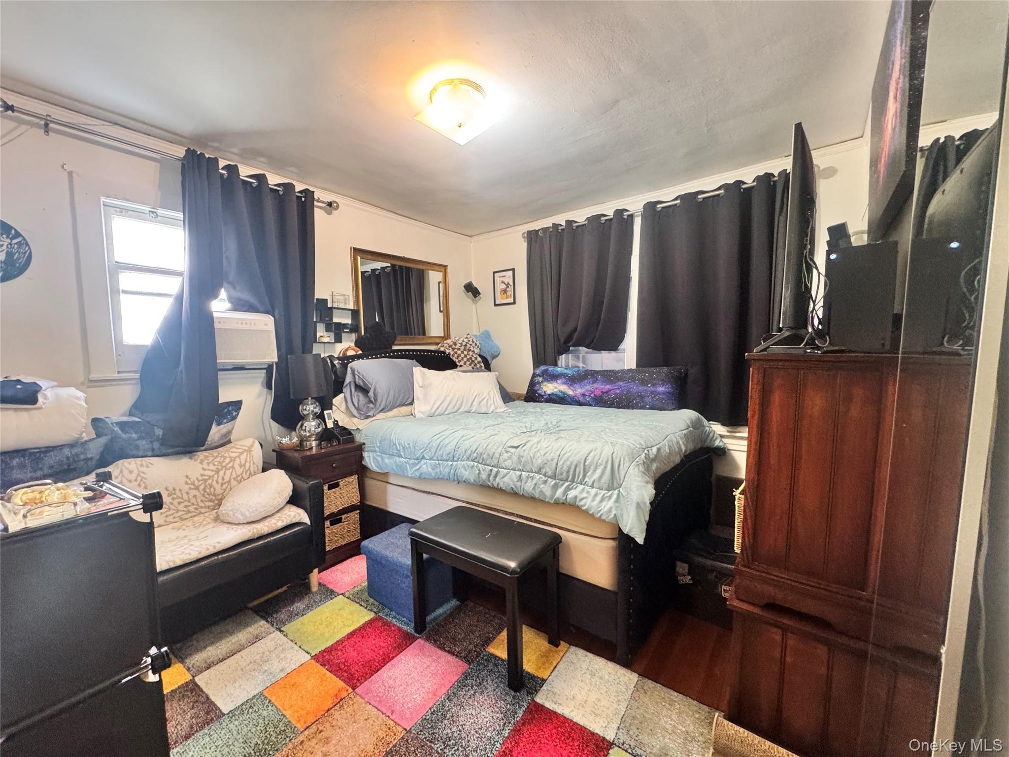 Yonkers, New York, 10701, United States, 4 Bedrooms Bedrooms, ,2 BathroomsBathrooms,Residential,For Sale,1939242