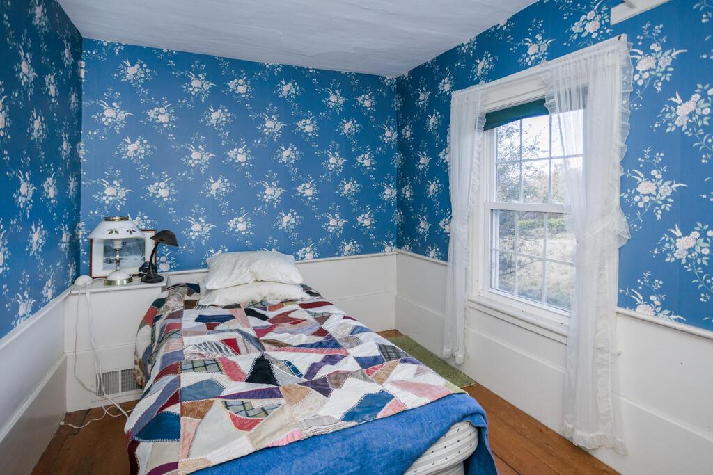 Farmington, Maine, 04938, United States, 5 Bedrooms Bedrooms, ,3 BathroomsBathrooms,Residential,For Sale,1960728