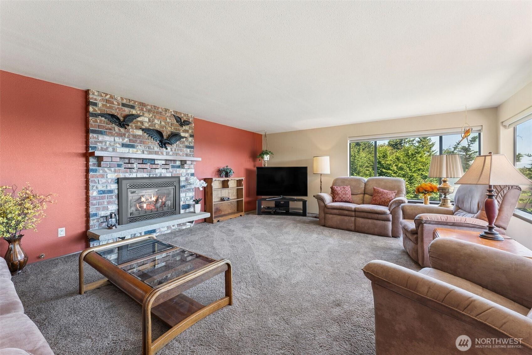 KENT, Washington, 98032, United States, 4 Bedrooms Bedrooms, ,3 BathroomsBathrooms,Residential,For Sale,1927250