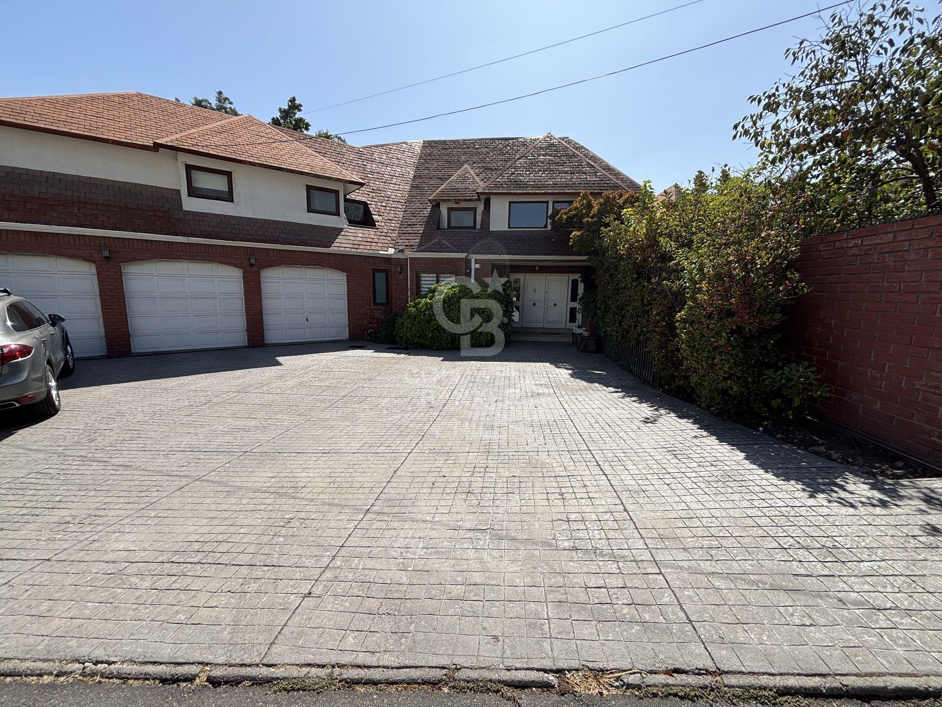 La Reina, Chile, 5 Bedrooms Bedrooms, ,5 BathroomsBathrooms,Residential,For Sale,1779147