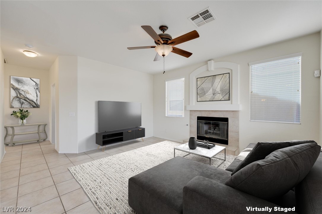 Henderson, Nevada, 89052, United States, 4 Bedrooms Bedrooms, ,2 BathroomsBathrooms,Residential,For Sale,1827915