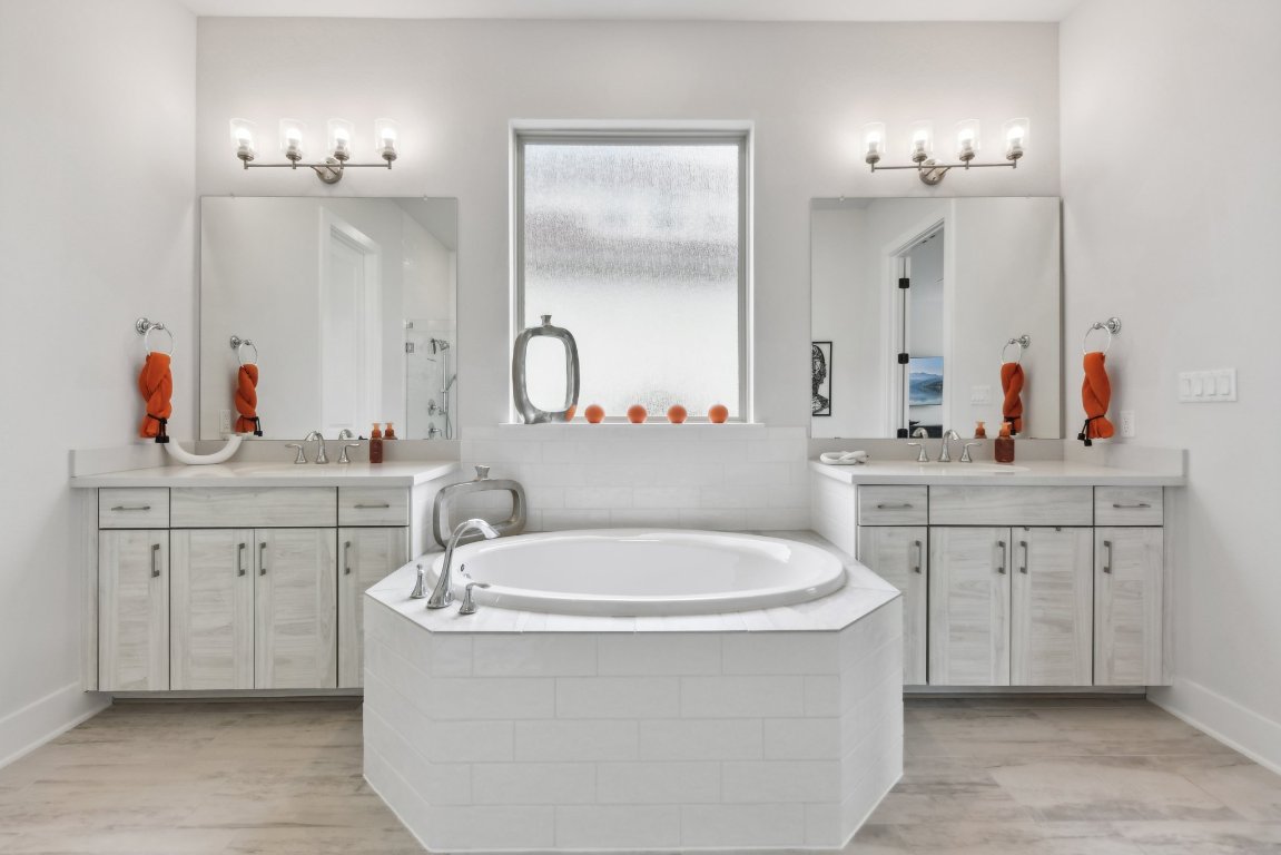 Leander, Texas, 78641, United States, 6 Bedrooms Bedrooms, ,5 BathroomsBathrooms,Residential,For Sale,1794623